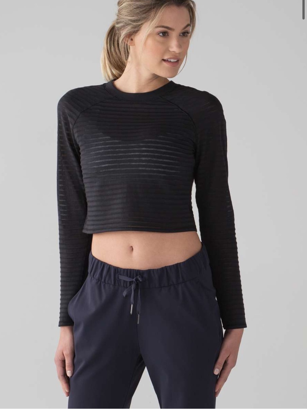 Lululemon Uncovered Black Long-Sleeve Cropped‎ Ribbed Top